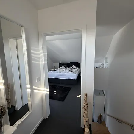 Lejlighed Moderne Ueber 2 Etagen